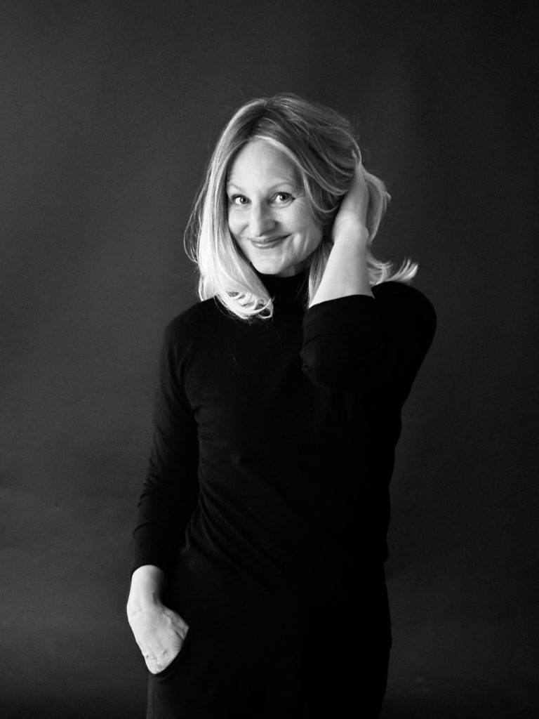 Alexandra Hirt dans son showroom